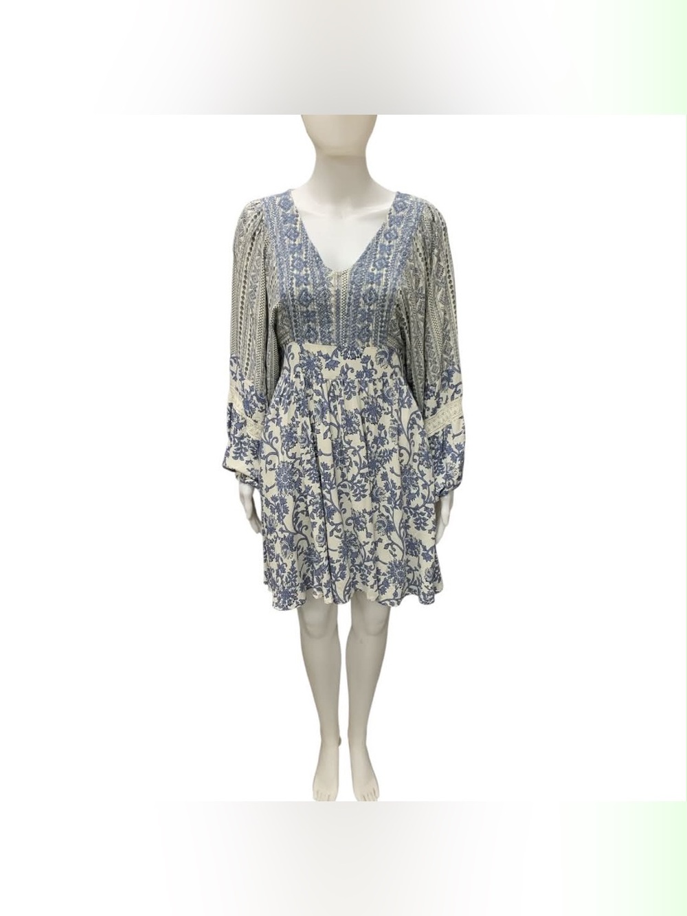 Jessica Simpson Blue and Cream Floral V-Neck Mini Dress Size M